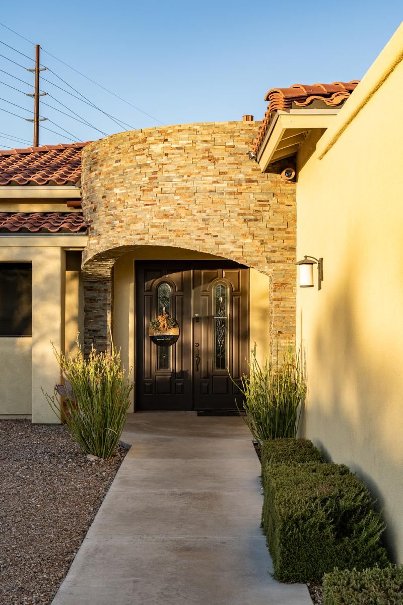 Hacienda De Luna — Tucson assisted living stone arch entrance
